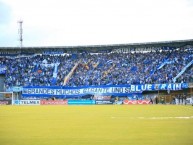 Foto: "GRANDES MUCHOS, GIGANTE UNO SOLO" Barra: Comandos Azules • Club: Millonarios