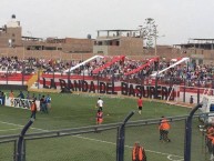 Foto: Barra: La Banda del Basurero • Club: Deportivo Municipal • País: Peru
