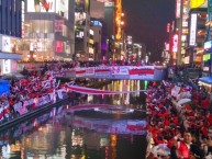 Foto: "Banderazo de River Plate en Japón (14-12-2015)" Barra: Los Borrachos del Tablón • Club: River Plate