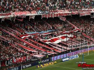 Foto: "Frente a Racing Club en El Cilindro" Barra: Los Borrachos del Tablón • Club: River Plate
