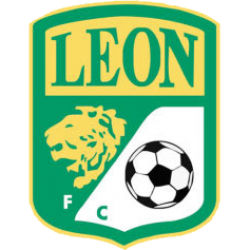 Fanaticas hinchas de la barra brava Los Lokos de Arriba y hinchada del club de fútbol León de México