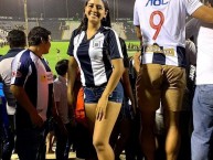 Hincha - Tribunera - Chica - Fanatica de la Barra: Comando SVR • Club: Alianza Lima • País: Peru