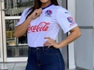 Hincha - Tribunera - Chica - Fanatica de la Barra: La Ultra Fiel • Club: Club Deportivo Olimpia • País: Honduras