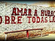 Mural - Graffiti - Pintadas - "Amar a Huracan sobre todas las cosas" Mural de la Barra: La Banda de la Quema • Club: Huracán • País: Argentina