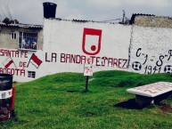 Mural - Graffiti - Pintada - "MURAL EN EL BARRIO LOS TEJAREZ, BANDA LOS TEJAREZ" Mural de la Barra: La Guardia Albi Roja Sur • Club: Independiente Santa Fe