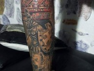 Tattoo - Tatuaje - tatuagem - "AGUANTE SUR" Tatuaje de la Barra: La Guardia Albi Roja Sur • Club: Independiente Santa Fe • País: Colombia
