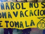 Trapo - Bandeira - Faixa - Telón - "Peñarol no se toma vacaciones se toma la 10" Trapo de la Barra: Barra Amsterdam • Club: Peñarol • País: Uruguay