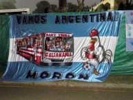 Trapo - Bandeira - Faixa - Telón - Trapo de la Barra: Los Borrachos de Morón • Club: Deportivo Morón