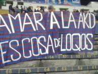 Trapo - Bandeira - Faixa - Telón - "Amar a la AKD es cosa de locos" Trapo de la Barra: Mafia Azul Grana • Club: Deportivo Quito